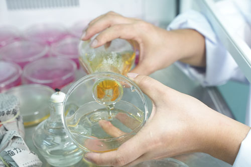 醬香型白酒為什么要用老酒勾調(diào)？